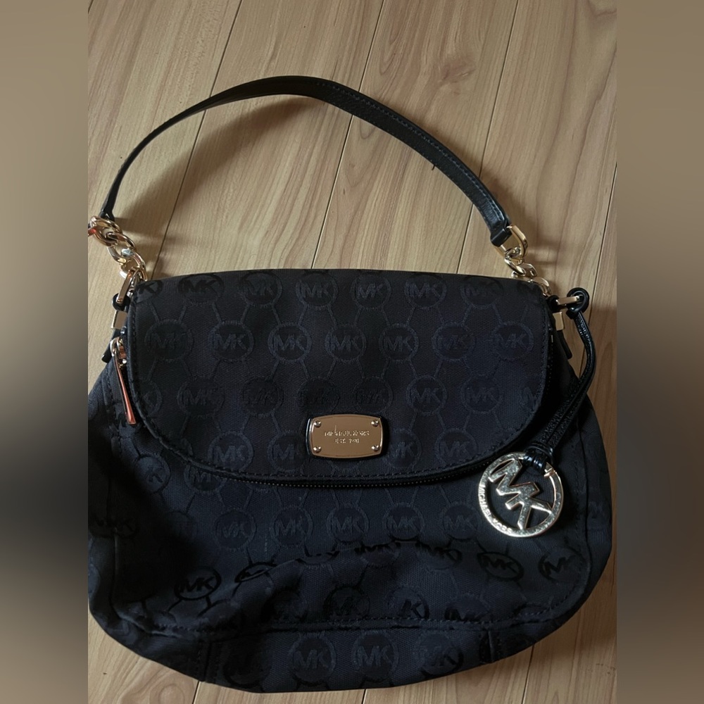 Micheal kors purse